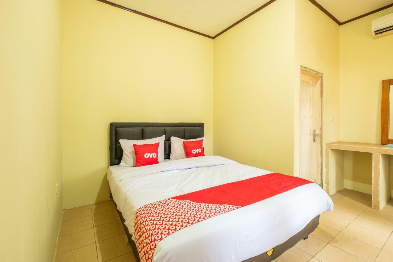 Oyo 951 Cempaka Ratu Beach Resort Sukabumi Esterno foto