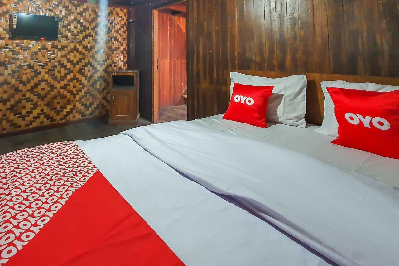 Oyo 951 Cempaka Ratu Beach Resort Sukabumi Esterno foto